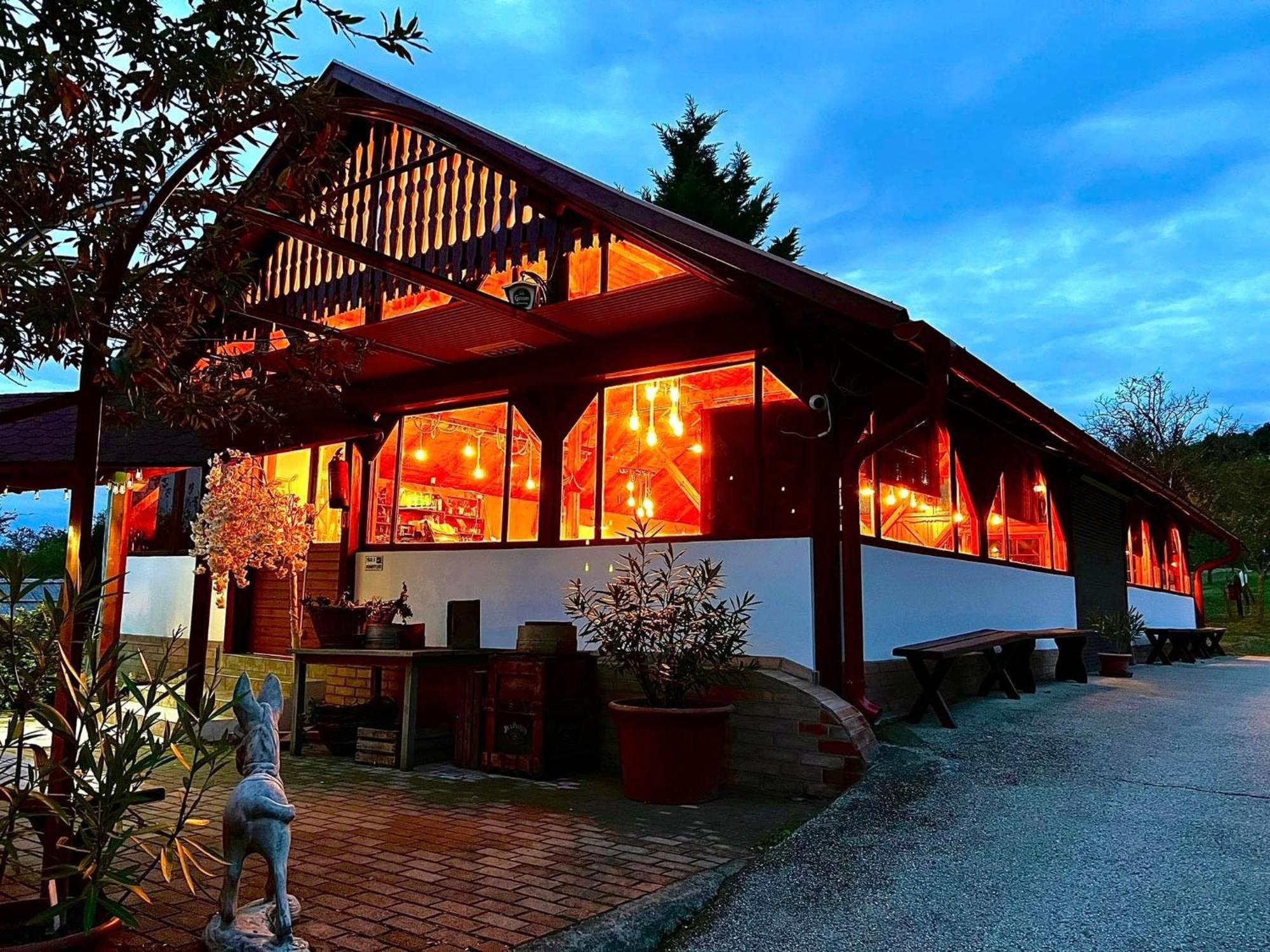 Bed and Breakfast Pilisi Lovas Major, Dorog Esterno foto