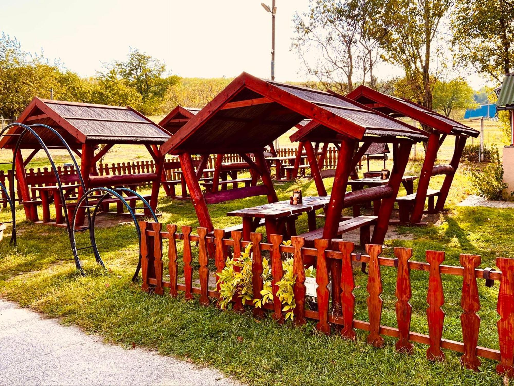 Bed and Breakfast Pilisi Lovas Major, Dorog Esterno foto